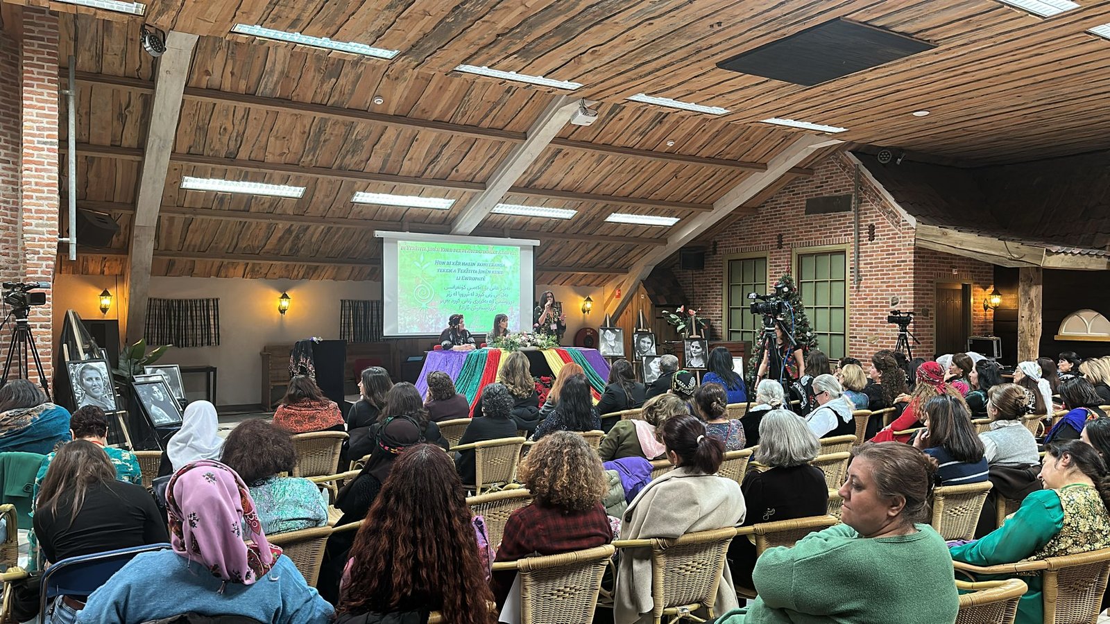 Koerdische vrouwen in Europa richten platform voor nationale eenheid op