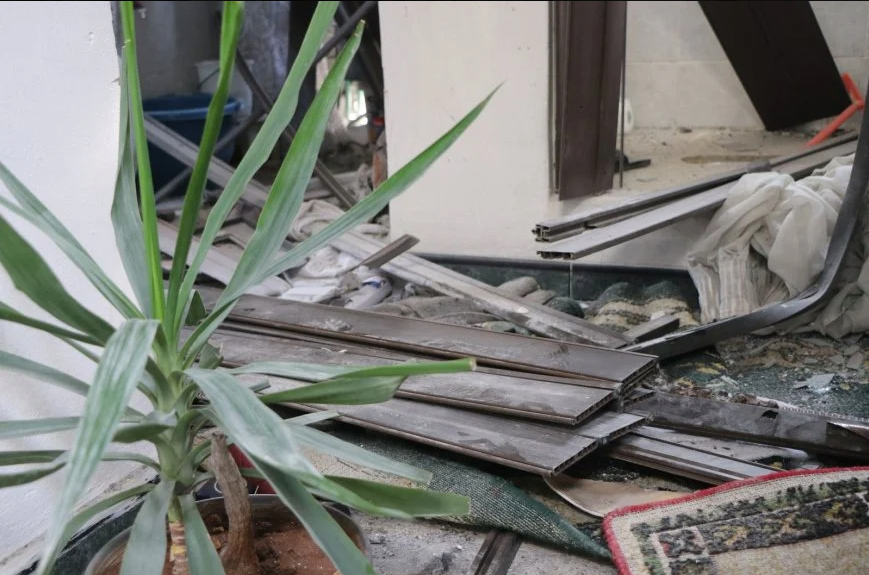 Beelden van vernielingen in de Koerdische wijken van Aleppo na de aanvallen van gisteren