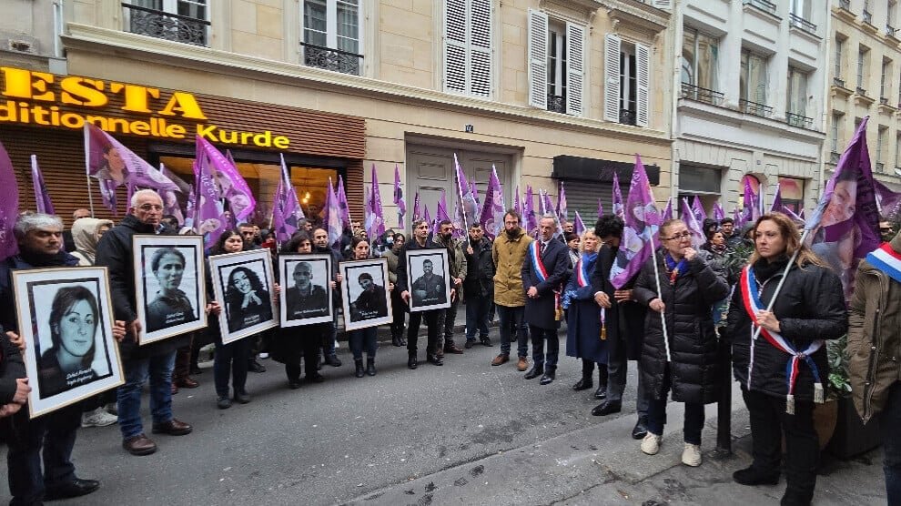 Herdenking in Parijs: Koerdische gemeenschap eist gerechtigheid