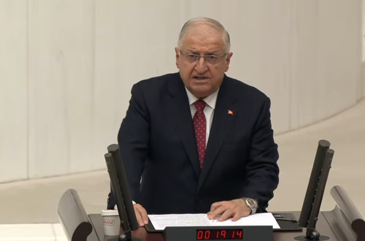 Het Turkse ministerie van Nationale Defensie moedigt Damascus aan om Noord-Oost-Syrië aan te vallen