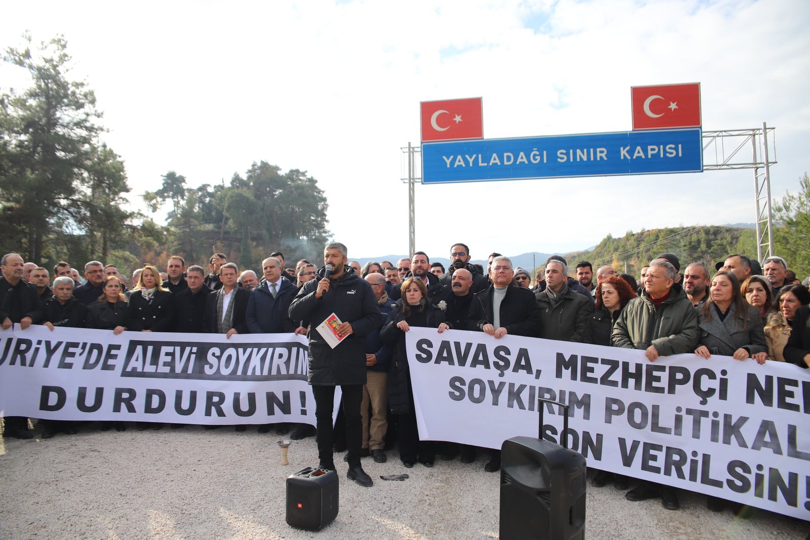 Alevitische organisaties eisen humanitaire corridor naar Syrië