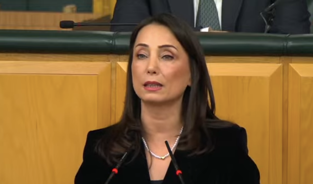 Hatimoğulları eist duidelijke stappen voor vrede en democratische hervormingen