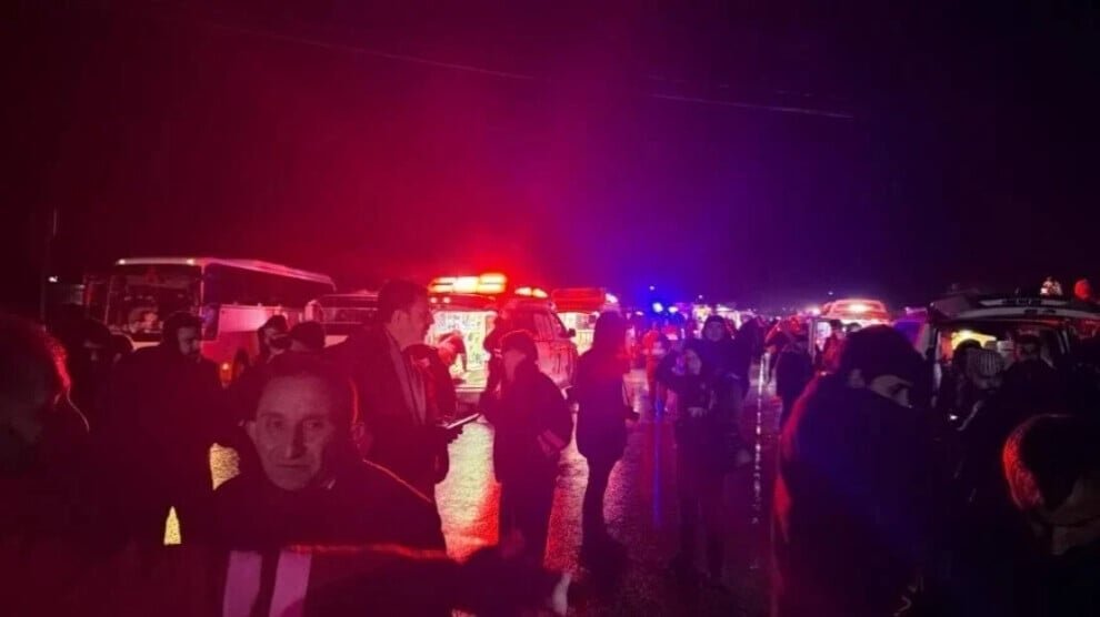 Konvooi met gewonden uit Sheikh Maqsoud en Ashrafiyah bereikt gebieden van het Autonome Bestuur