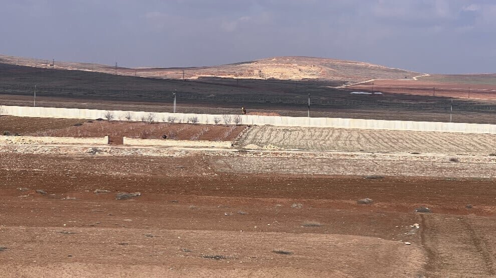 Turkije bouwt tankposities langs de grens met Kobanê