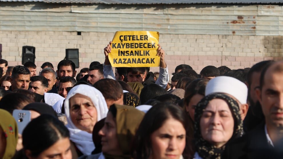 Genç: Het vertrouwen van de bevolking in het vredesproces is verder gedaald