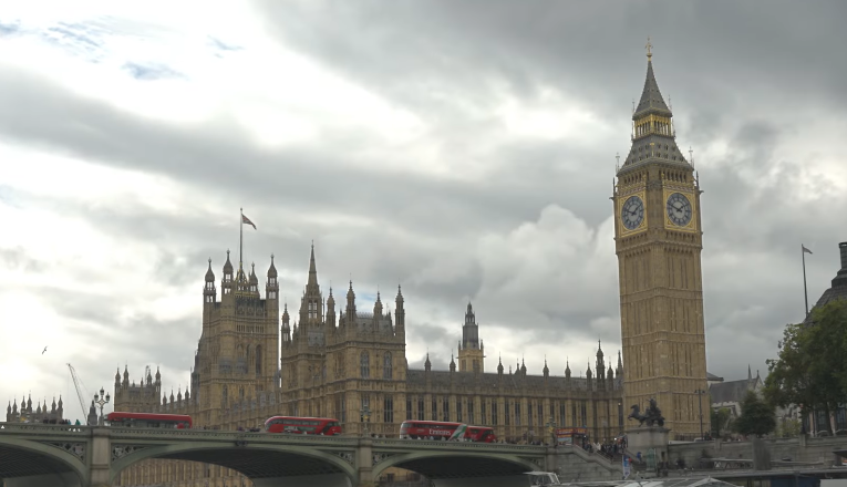 Groot aantal parlementsleden en leden van het Britse Hogerhuis roepen hun regering op om actie te ondernemen voor Rojava