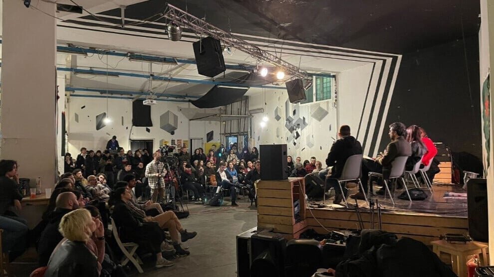 Paneldiscussie in Rome roept op tot solidariteit met Rojava