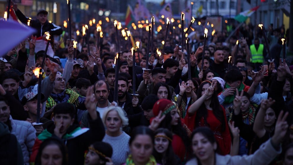 Op weg naar de „Newroz van vrede en een democratische samenleving“ met een vrije leider