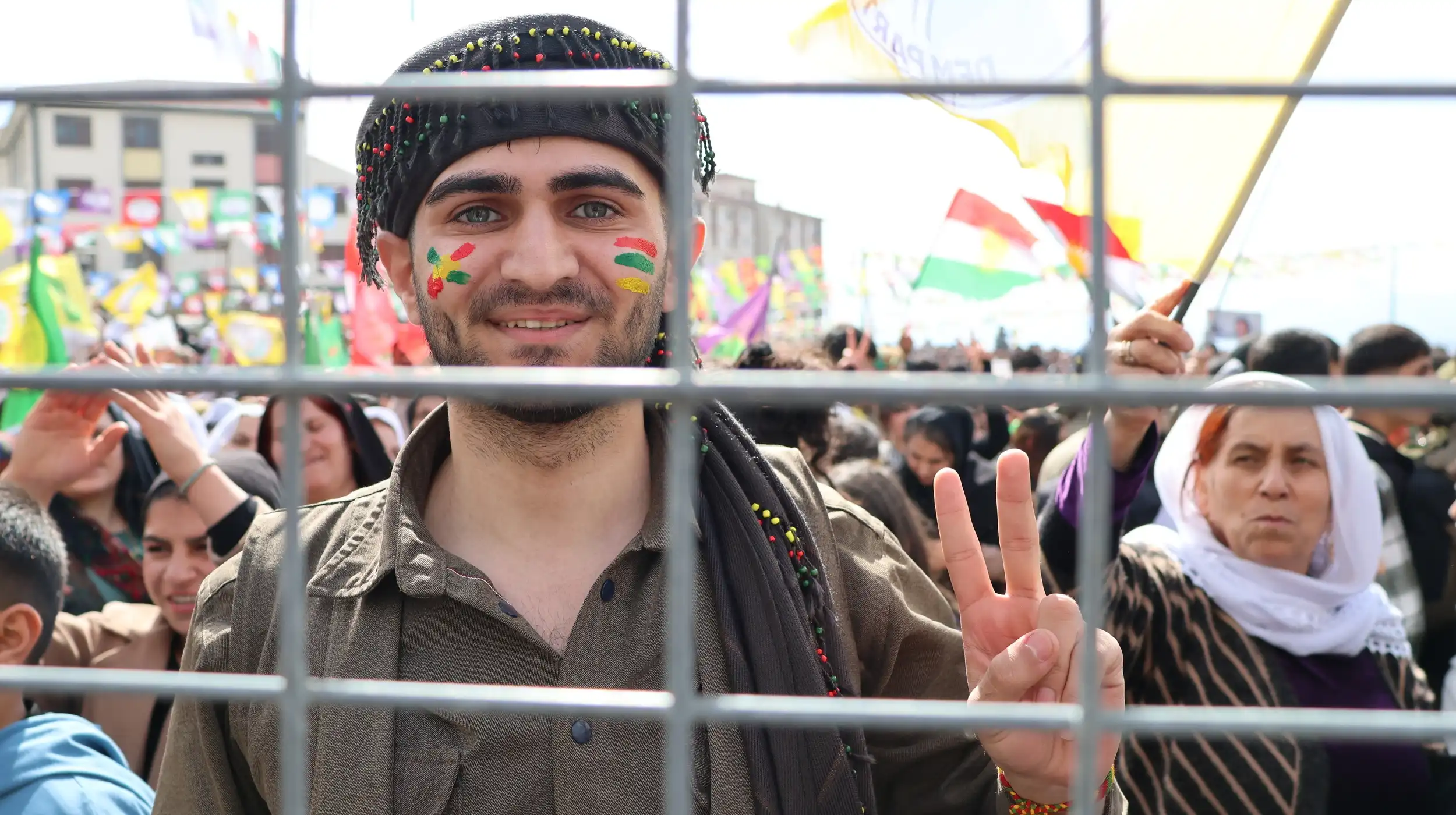 Politie-invallen na Newroz: tientallen arrestaties in verschillende steden