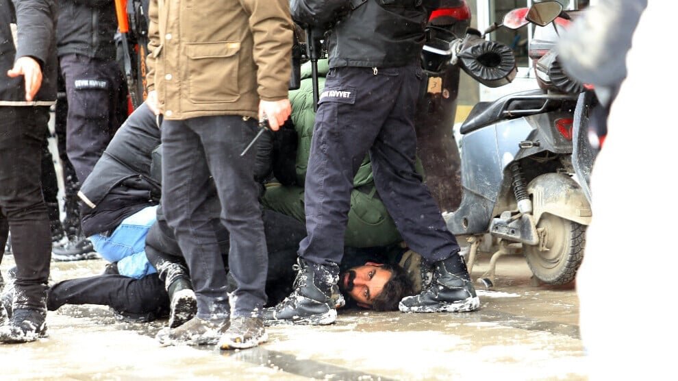 Metin Göktepe-prijs voor journalistieke fotografie toegekend aan MA-verslaggever Adnan Bilen