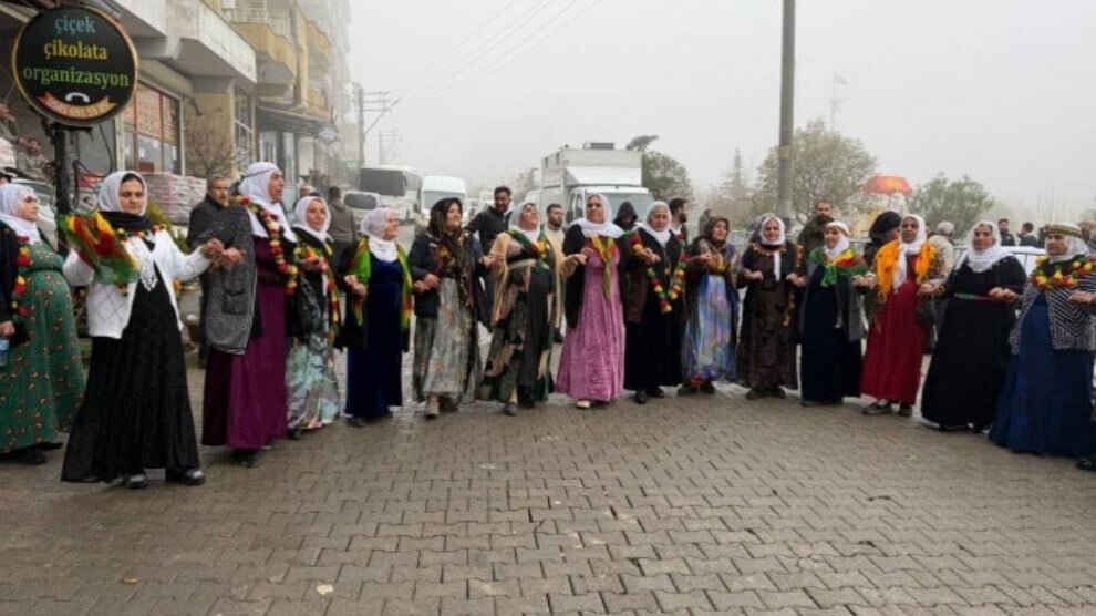 Duizenden mensen trekken naar Halfeti voor het Amara-dagen Festival