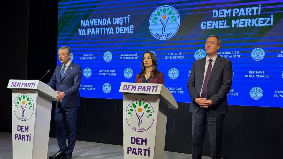 CHP en DEM-partij bespreken de democratische crisis in Turkije