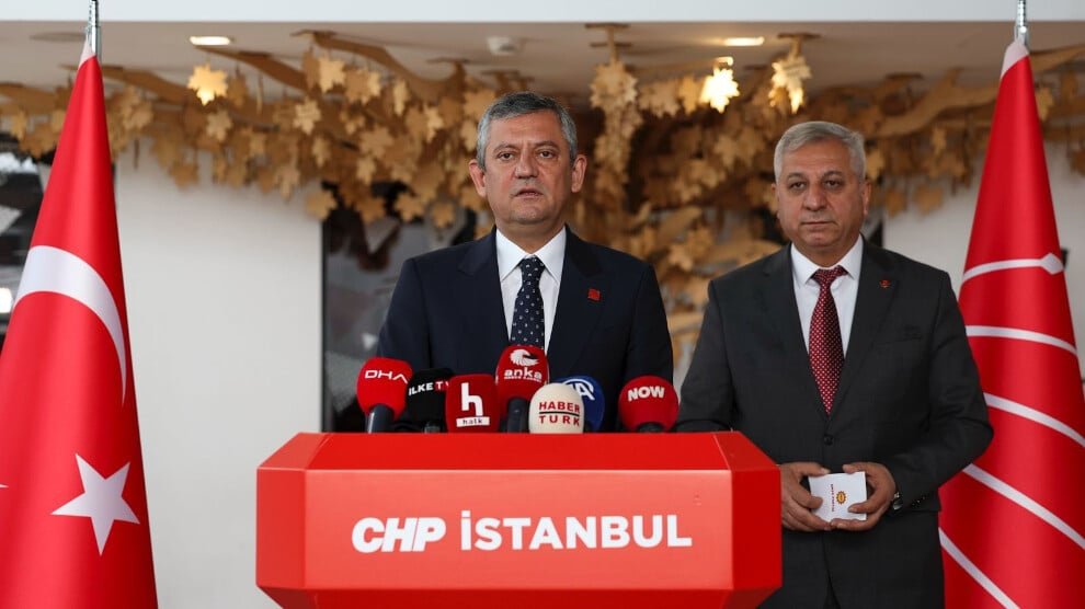 „Autocraten tegen democraten“: oppositie bundelt krachten