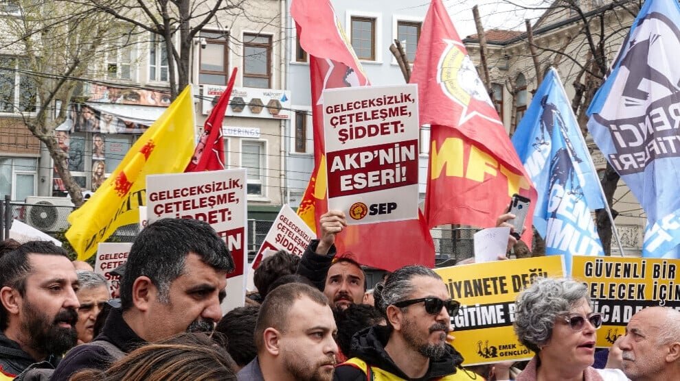 Özev: Schoolgeweld vraagt om onderwijshervormingen, niet om beveiliging