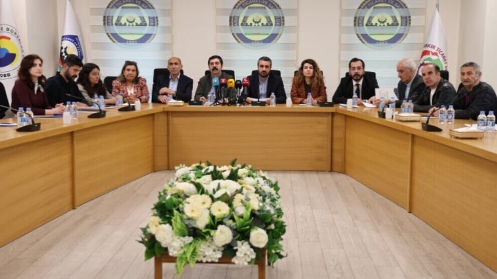 Oproep voor Kobanê: „Humanitaire hulp moet worden doorgelaten“