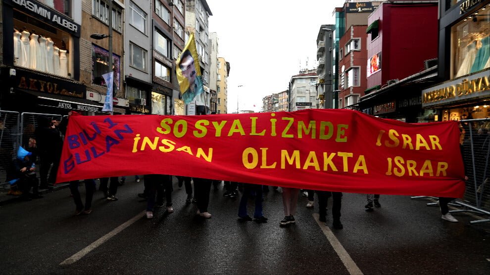 Tienduizenden mensen bij 1 mei-demonstraties in Turkije en Koerdistan