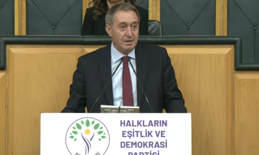 Bakırhan dringt aan op wettelijke maatregelen voor vredesproces