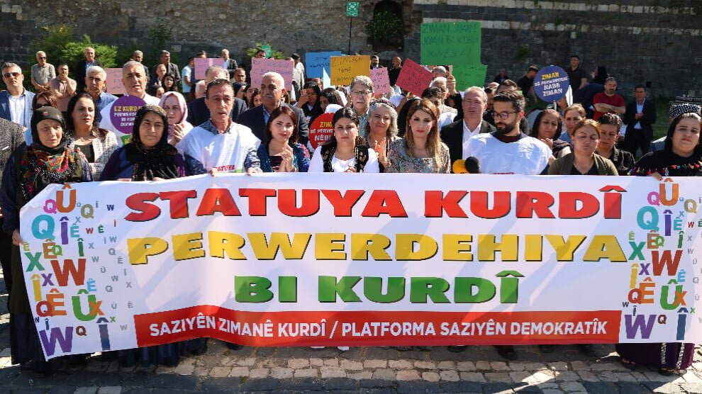 Verklaring in Cizre roept op tot garanties voor de Koerdische taal
