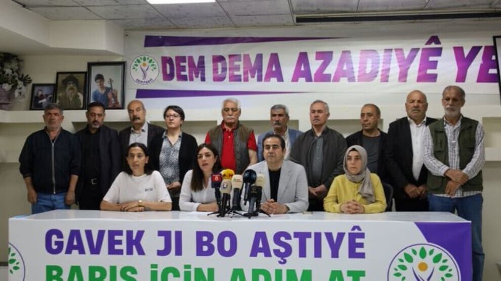 De DEM-partij roept op tot actie op 16 mei: “Zet een stap voor de vrede”
