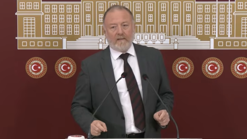 Sezai Temelli: De regering moet de eerste stap zetten