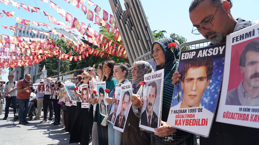 De Zaterdagmoeders eisen gerechtigheid voor Savaş Buldan, Adnan Yıldırım en Hacı Karay