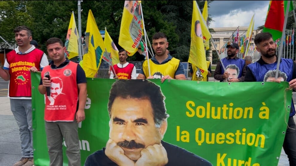 Activisten bij de ‘vrijheidswake’ in Genève eisen ‘recht op hoop’ voor Öcalan