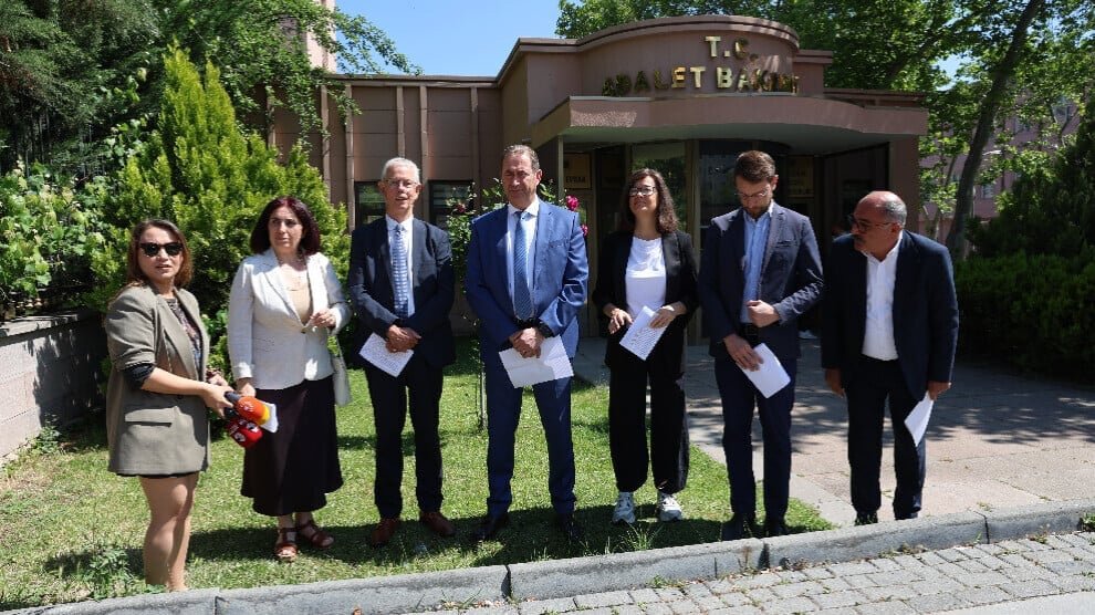 PACE-delegatie in Ankara: uitspraak van het EHRM over het „recht op hoop“ is een wettelijke verplichting