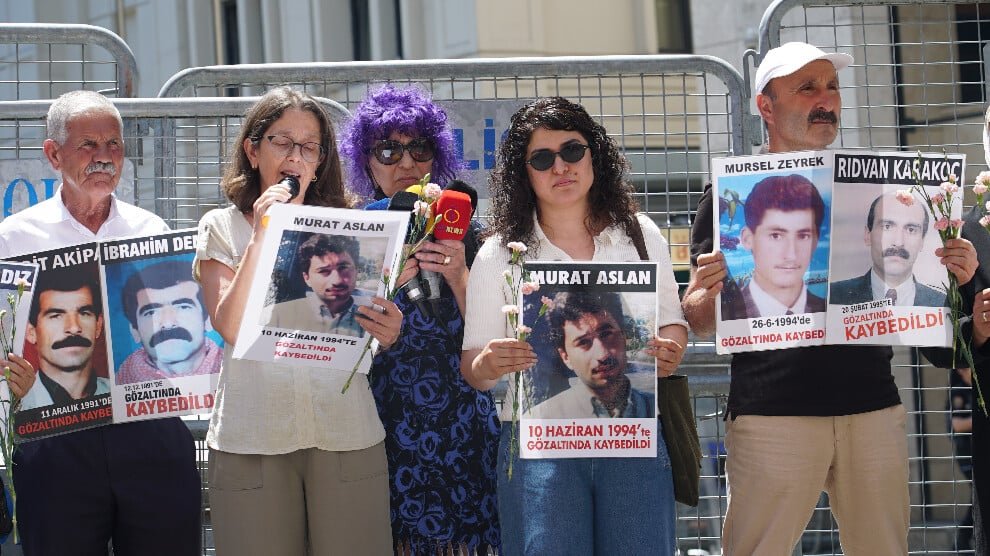 De ‘Zaterdagmoeders’ herdenken Murat Aslan