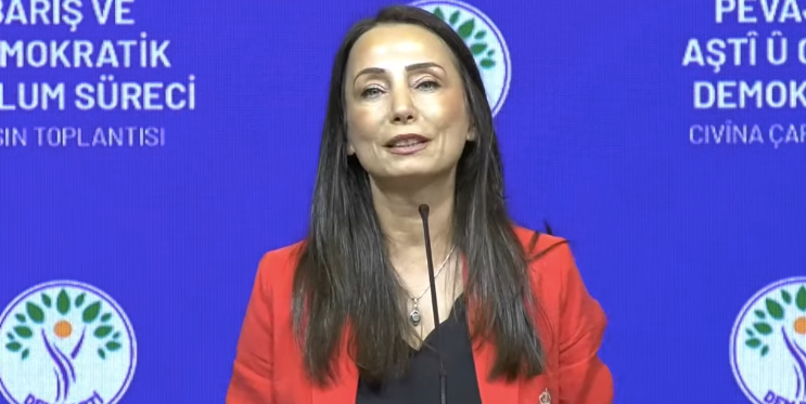 DEM-voorzitter Hatimoğulları eist vrije arbeidsomstandigheden voor Öcalan