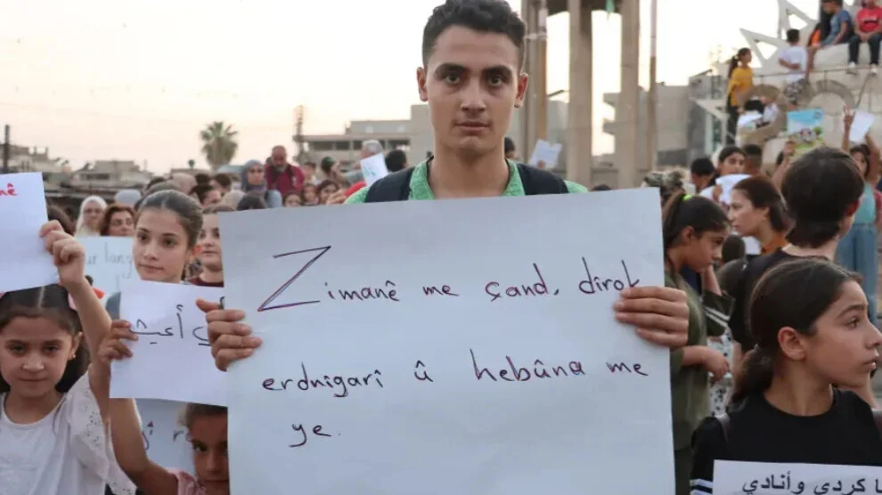 10 partijen reageren op het besluit van het Syrische ministerie van Onderwijs