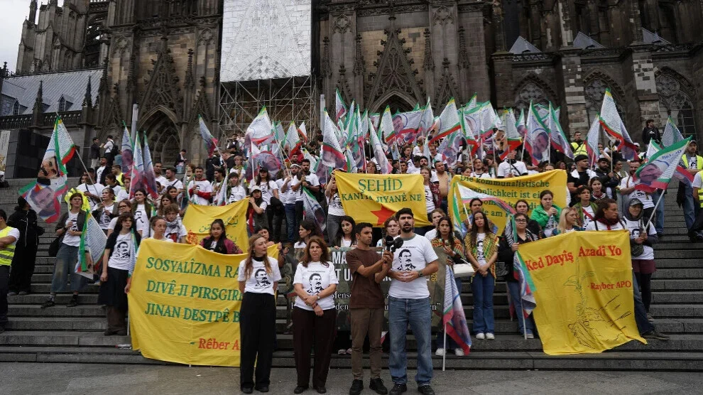 Honderden jongeren demonstreren in Keulen voor de vrijheid van Öcalan