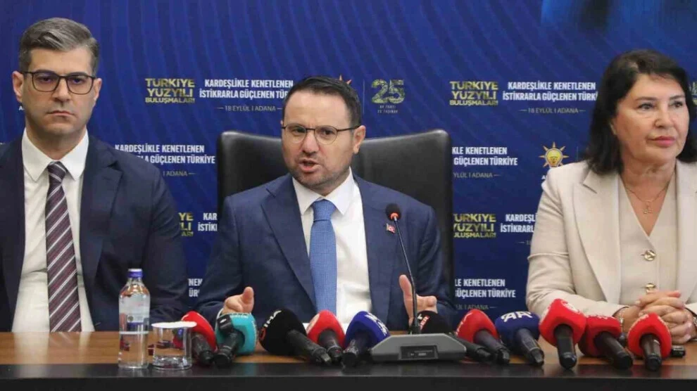 Turkse Minister van Justitie Akın Gürlek roept de AKP op om de herverkiezing van Erdoğan in 2028 te steunen