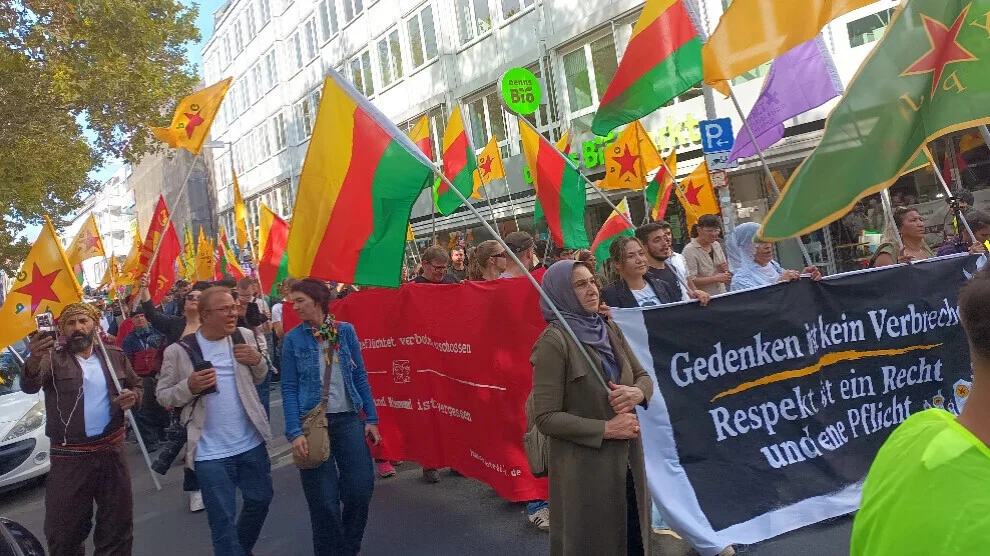Protest in Hannover tegen politieoptreden in het Koerdisch centrum