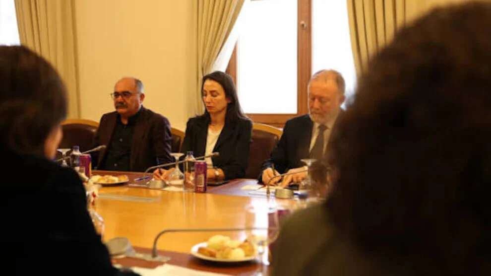 PACE-delegatie ontmoet de DEM-partij in Ankara en bespreekt het vredesproces
