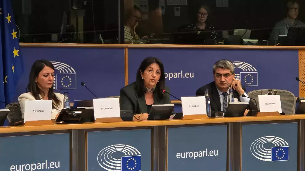 Koerdische conferentie: Er moeten voorwaarden worden geschapen zodat Abdullah Öcalan vrij kan werken