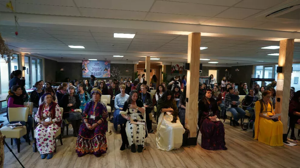 Jineolojî-academie: Jineolojî moet centraal staan in de maatschappelijke organisatie