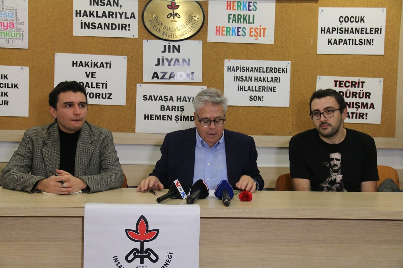 Nacho Sánchez Amor steunt de wake van de Zaterdagmoeders